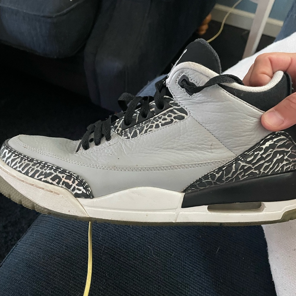 Jordan wolf grey 3’s